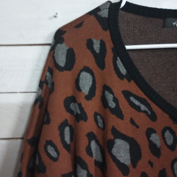 Yo Moko Women's Leopard Print Medium V-Neck High Low Hemline Sweater Oversized - Picture 9 of 12